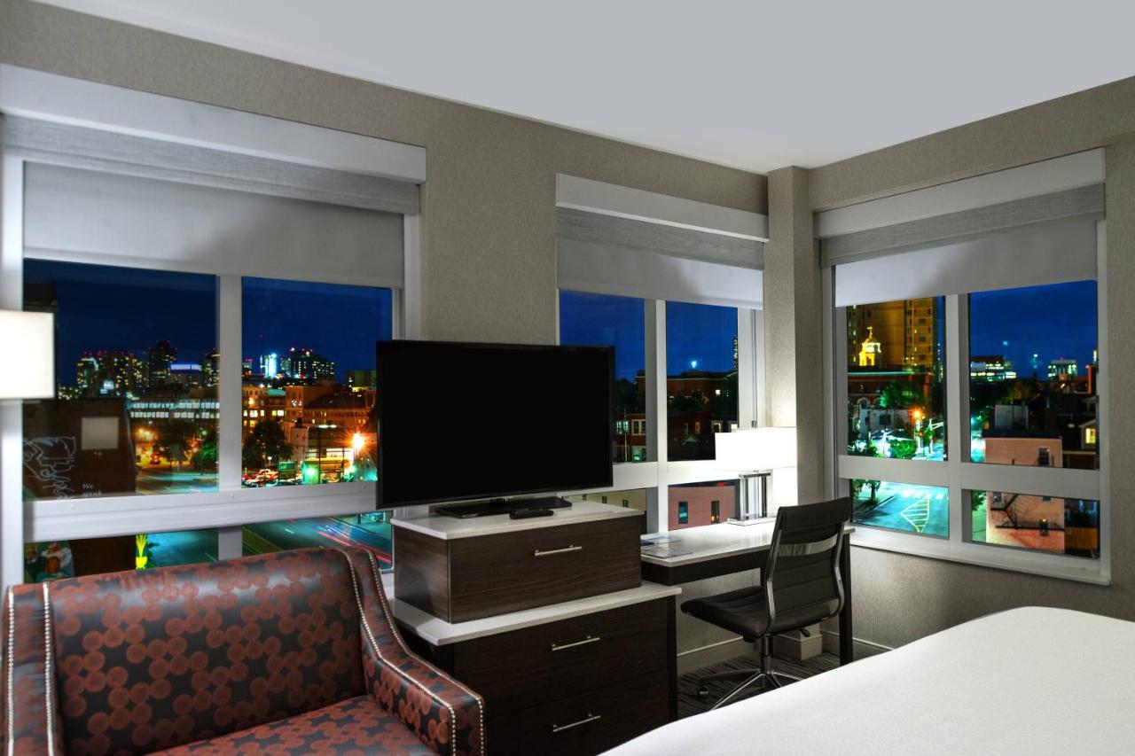 King Corner Room with Skyline View